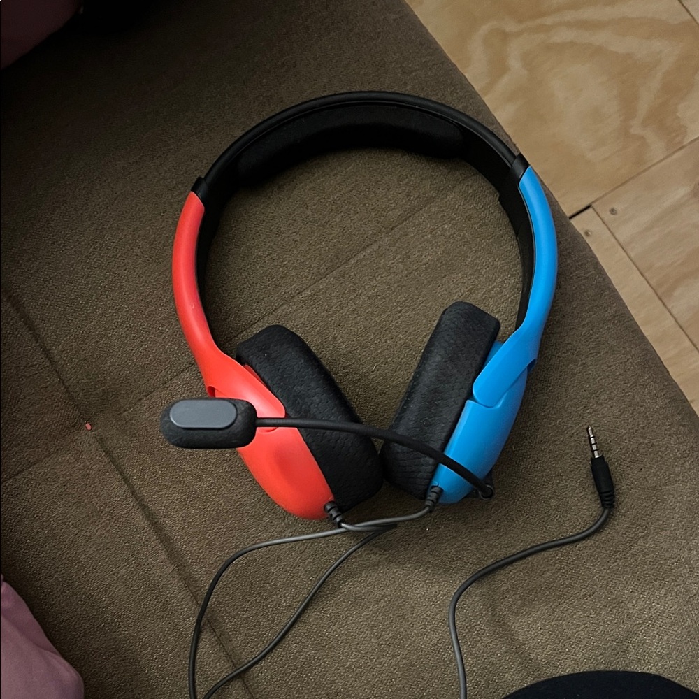 Dual-Color Over-Ear Headphones with Microphone
